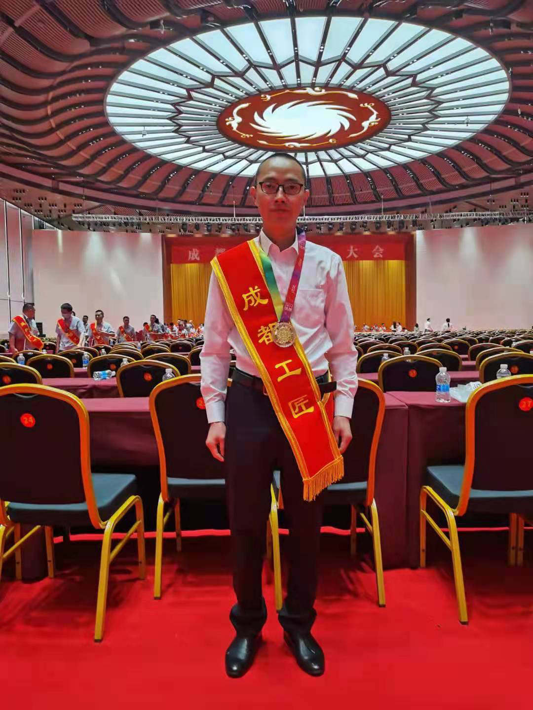 金鼎藥業(yè)陳兵榮膺“成都工匠”榮譽(yù)稱號(hào)